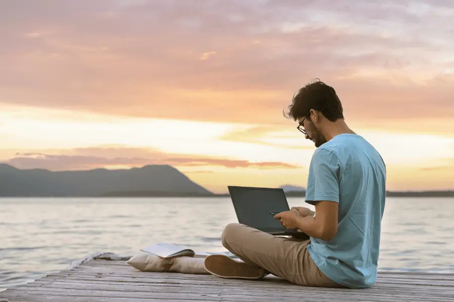 Digital nomads and remote workers considering Spain visa changes in 2026