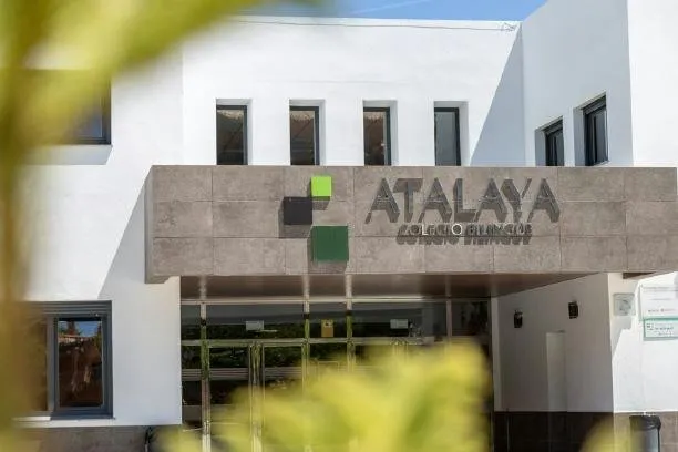 Atalaya International College - Atalaya Colegio Internacional - school buses in Benahavís