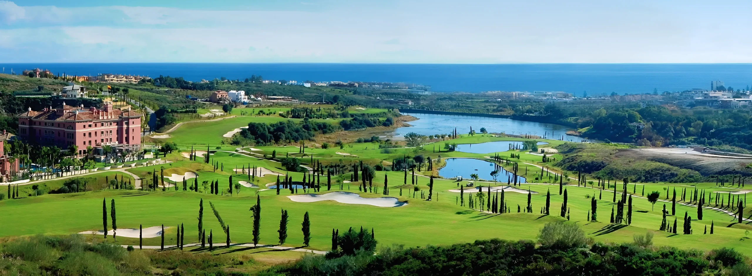 Los Flamingos golf course and Villa Padierna views in Benahavís
