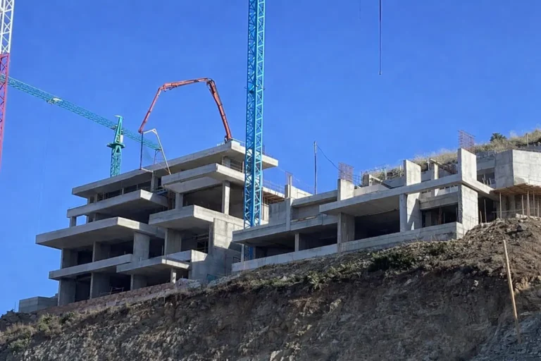 Villa under construction on residential plots in Benahavís. Residential plots for sale in Real de La Quinta, Benahavis. Cost to build a villa on the Costa del Sol